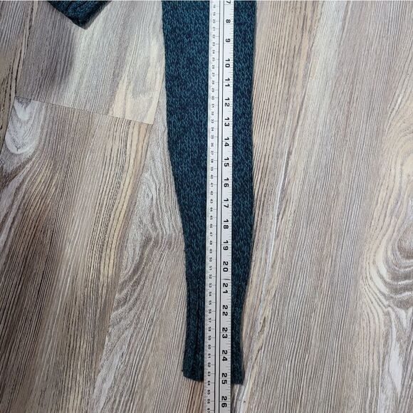 Turquoise & Navy Crop Knit Sweater Medium - Picture 7 of 12